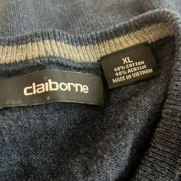 NWOT Blue V Neck Mens Sweater Vest💙 - Picture 2 of 2